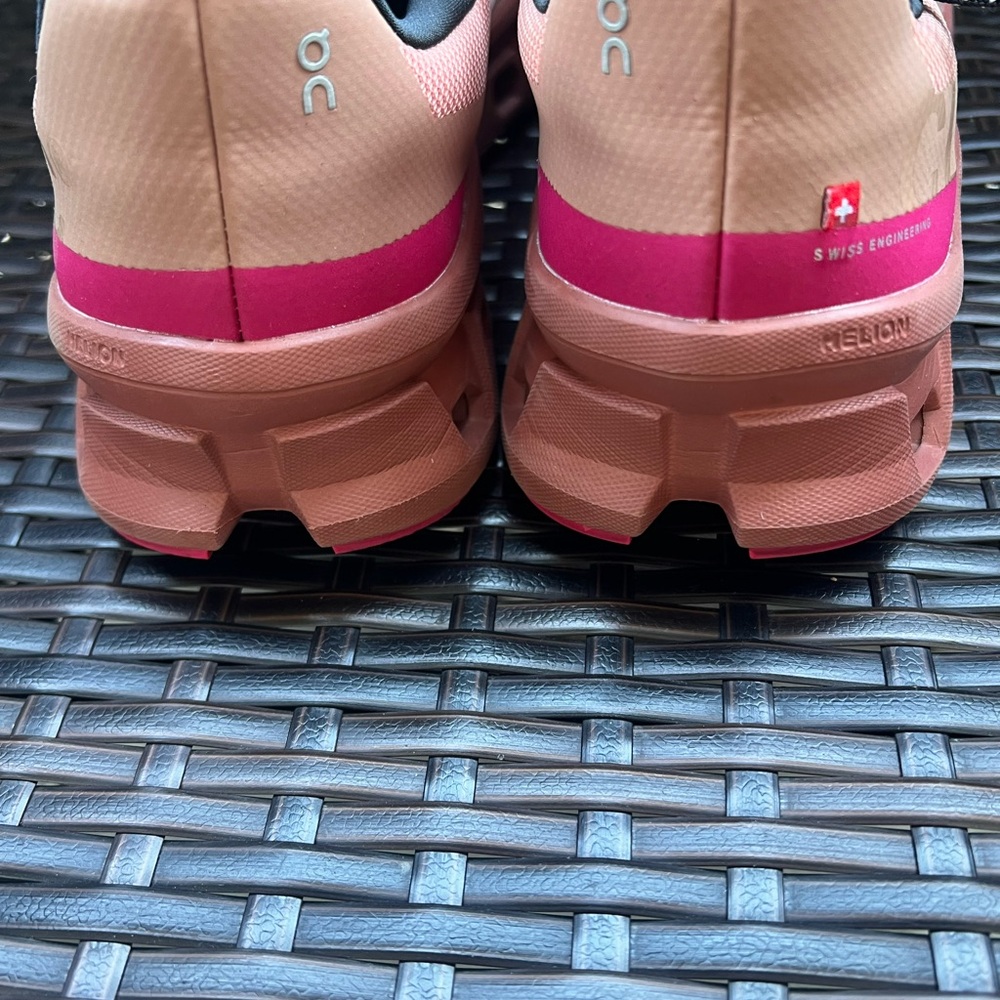 On Cloudtec Cloudrunner Women’s Pink Running Snea… - image 6